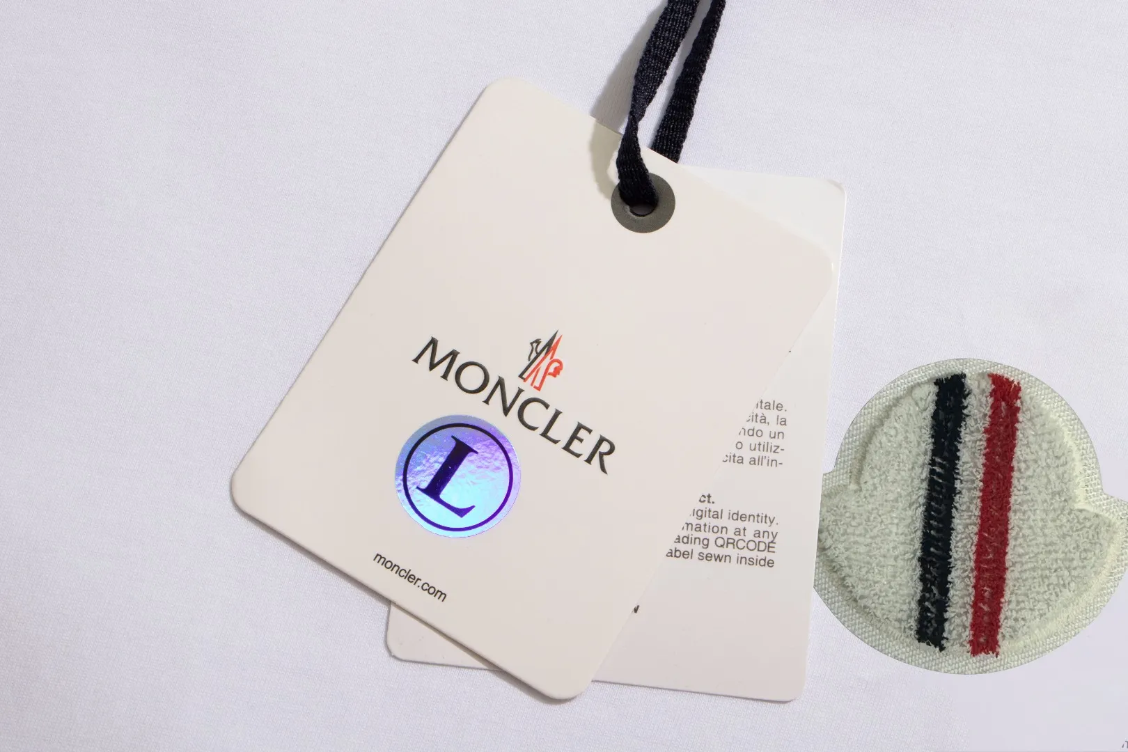 Quality《Moncler~ 》2024New Arrival T , Versatile Quality . ‼ 32 250G ‼ T 🤪 Sizes：S-M-L-XL-2XL ：Black White 、 Same Style